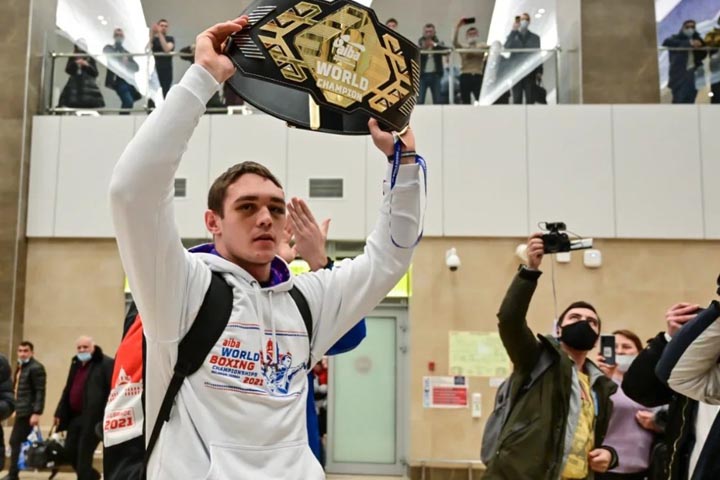 Минусинец Марк Петровский третий раз выиграл бой на профессиональном ринге 